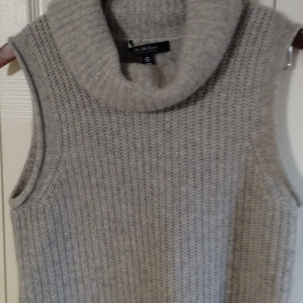 Sak's Fifth avenue 100 cashmere grey great Prepy size Medium - Picture 2 of 9